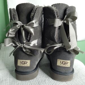 UGG Women's Gray Bailey Bow II Boots Size 10
